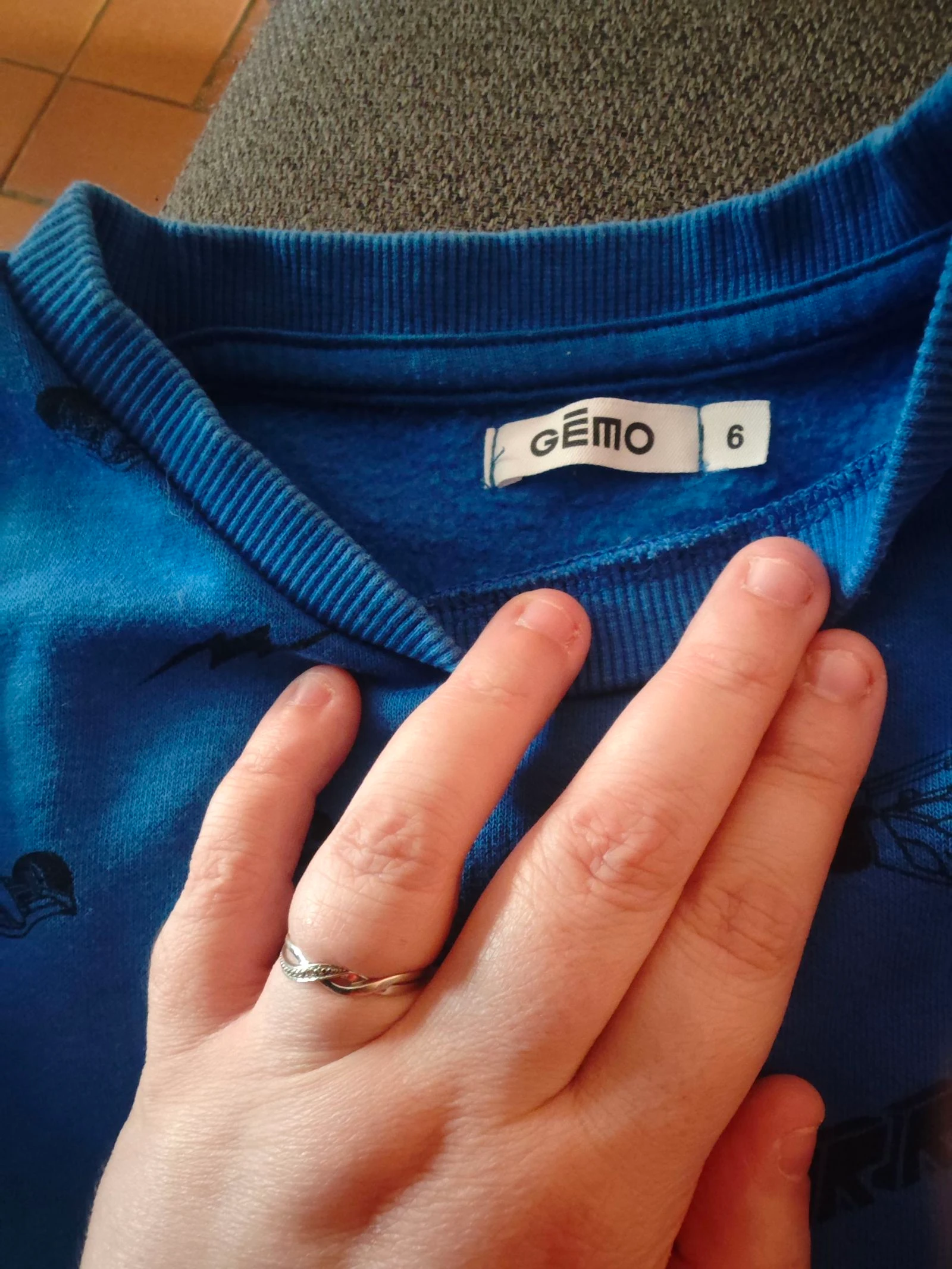 Sweat bleu taille 6 ans – photo 2